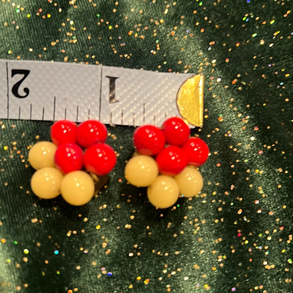 Bakelite bead earrings-vintage
